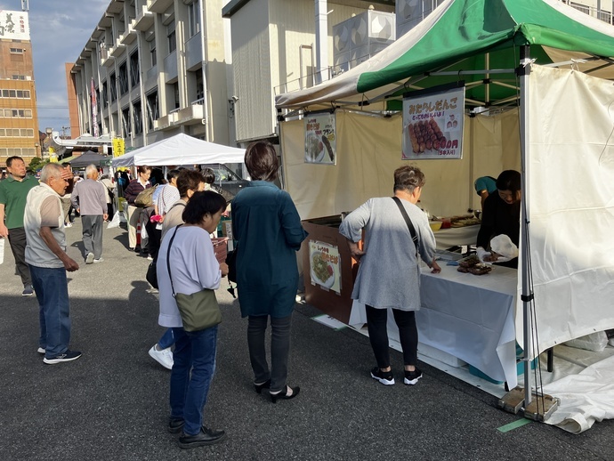 写真：第1回軽トラSDGsマルシェの様子4